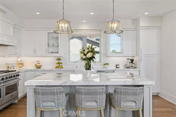 Corona Del Mar, CA 92625,512 Jasmine AVE