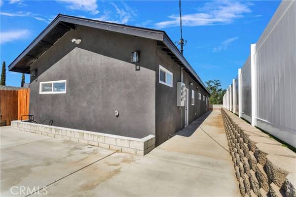 5470 N Mountain View Ave, San Bernardino, CA 92405