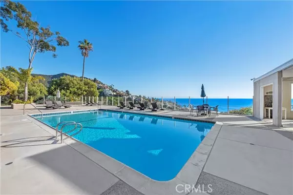 Laguna Beach, CA 92651,21692 Ocean Vista DR C