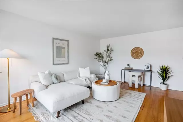 2041 Euclid ST 12, Santa Monica, CA 90405