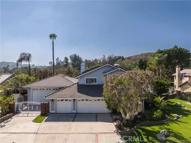 8 La Torre DR, Pomona, CA 91766