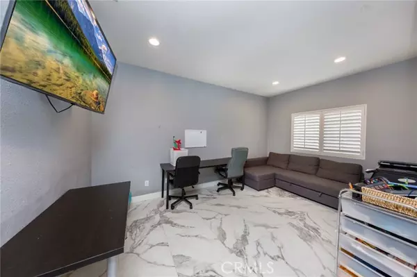 Castaic, CA 91384,28472 Monterey CT