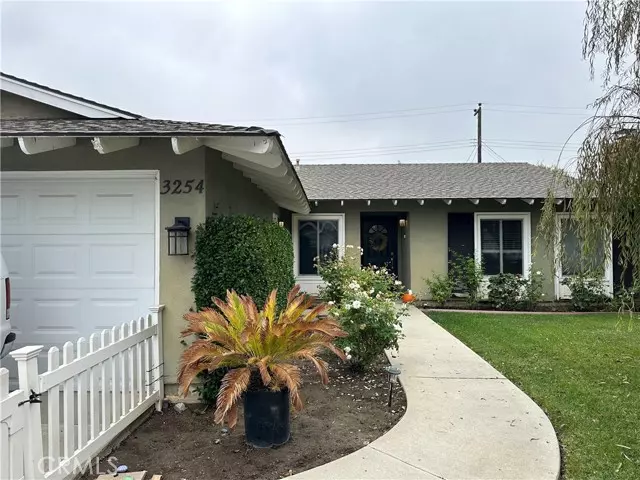 3254 Washington AVE, Costa Mesa, CA 92626