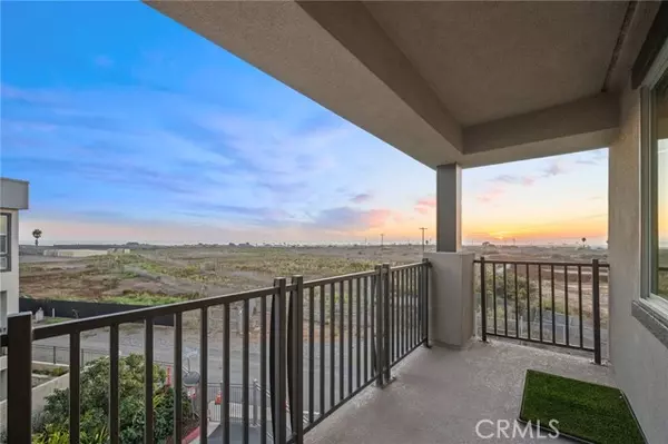 Costa Mesa, CA 92627,1068 Hampton DR