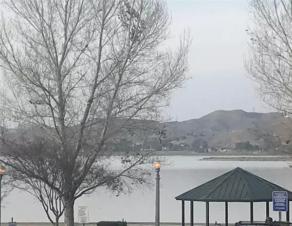 Lake Elsinore, CA 92530,32962 Perret BLD