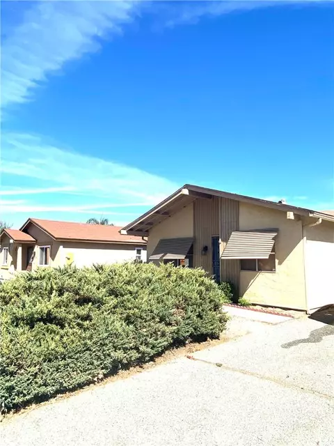 Hemet, CA 92545,586 Solano DR