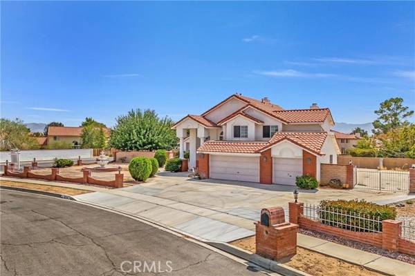 20463 Little Bear CT, Apple Valley, CA 92308