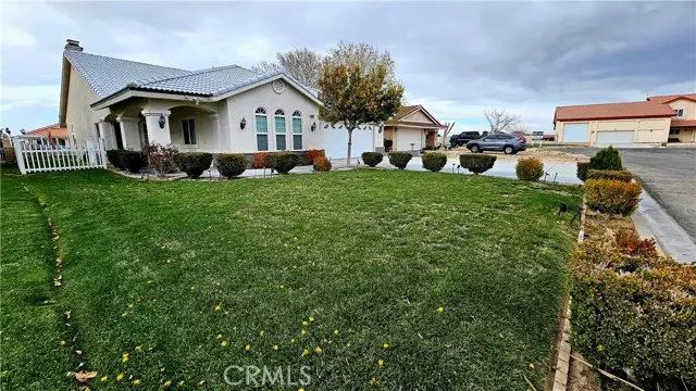 26290 Fleet LN, Helendale, CA 92342