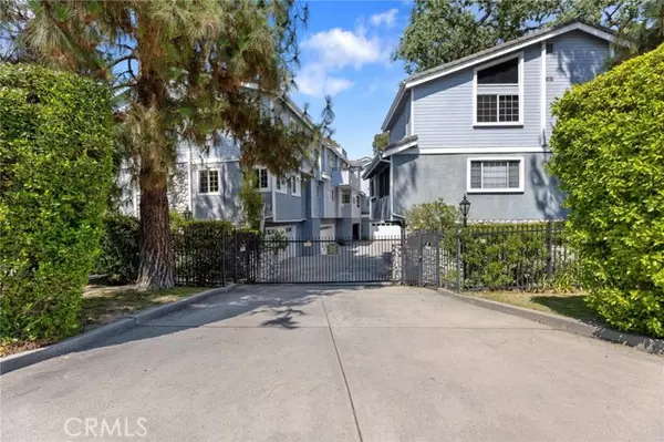 23163 Mulholland Drive #6, Woodland Hills, CA 91364