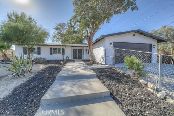 9216 Navajo TRL, Morongo Valley, CA 92256