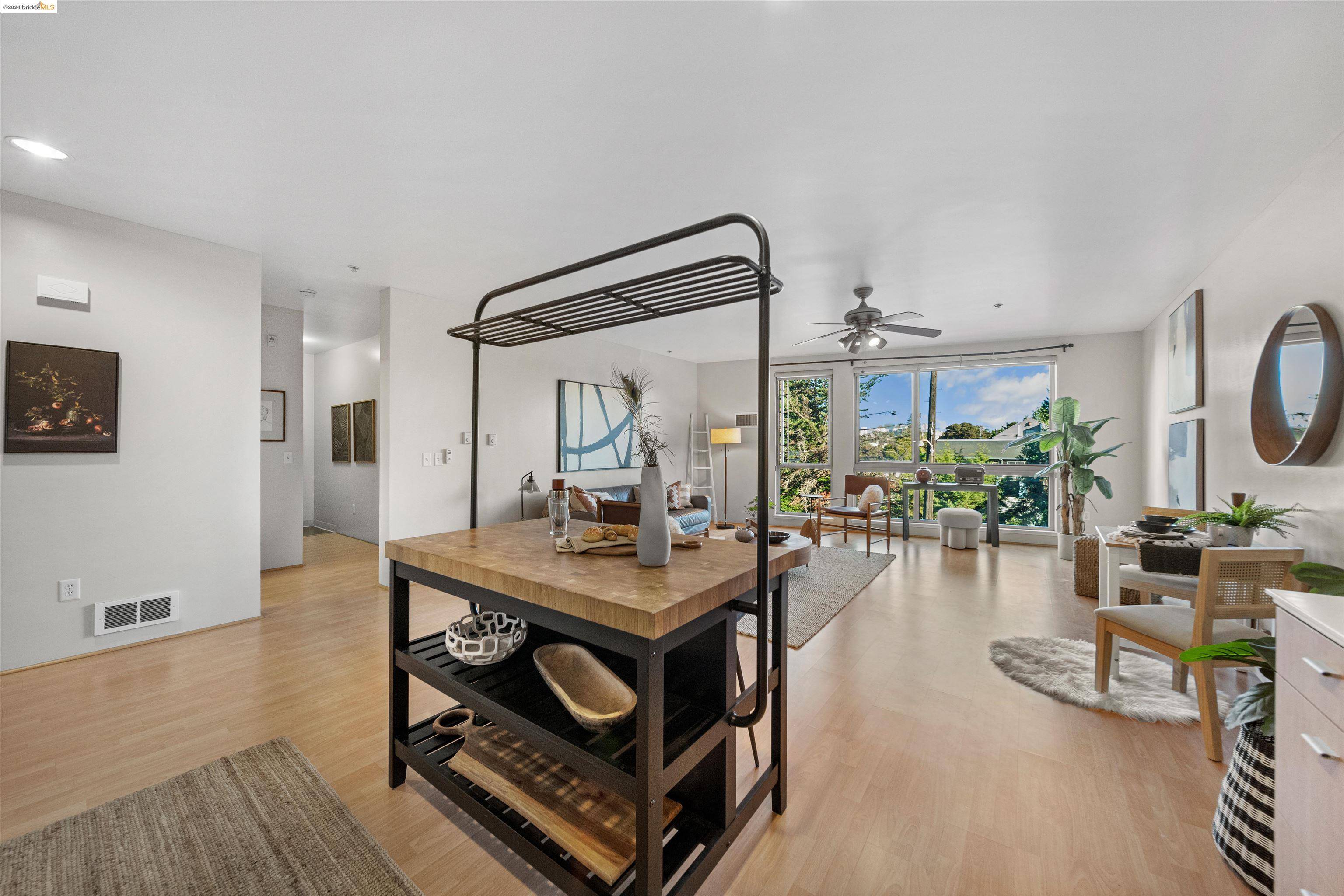 Oakland, CA 94607-1469,1201 Pine St 363