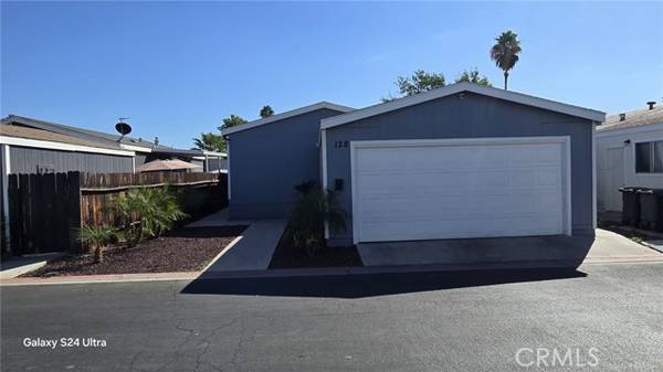 80 E Dawes ST, Perris, CA 92571