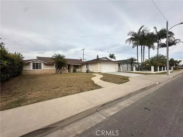 1608 Elm AVE, Costa Mesa, CA 92626