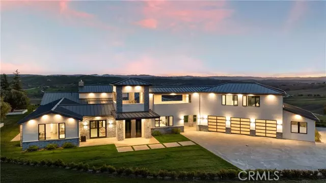 Paso Robles, CA 93446,888 Camino Vina