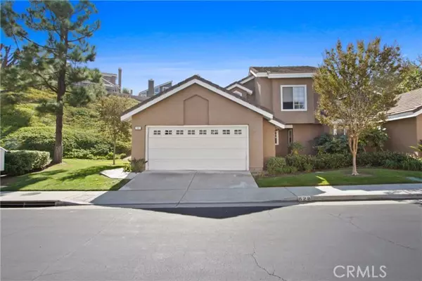 828 S Sapphire LN, Anaheim Hills, CA 92807