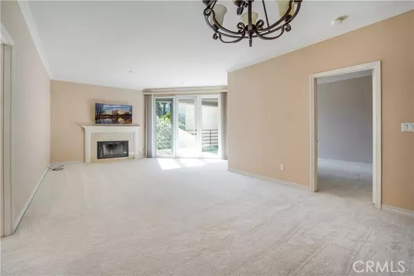 2233 Martin 302, Irvine, CA 92612