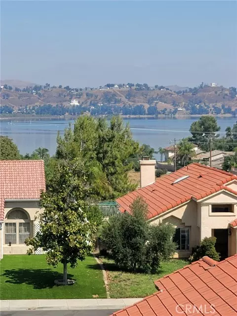 Lake Elsinore, CA 92530,15660 Laguna AVE