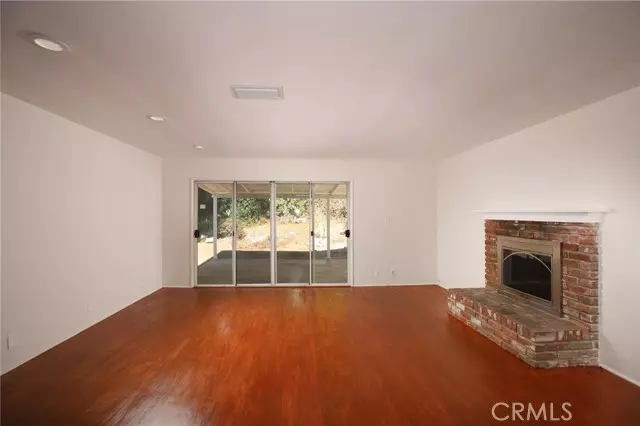 3711 Los Olivos LN, La Crescenta, CA 91214