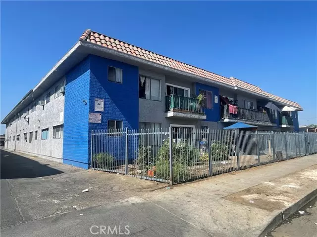 8633 Columbus Ave, North Hills, CA 91343