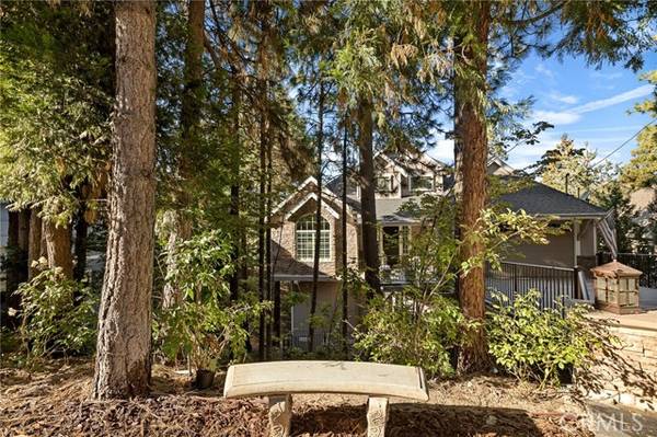 380 Pioneer RD, Lake Arrowhead, CA 92352