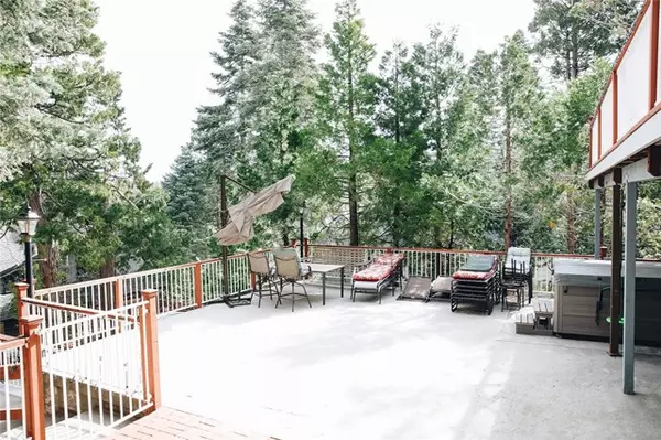 Lake Arrowhead, CA 92352,395 Primrose CIR