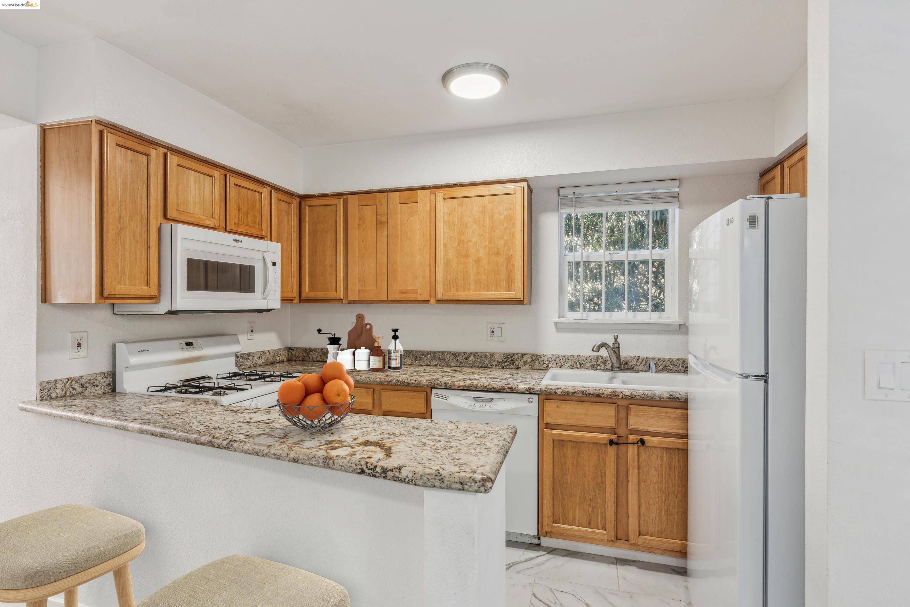 Oakland, CA 94605,2453 Savannah Ct