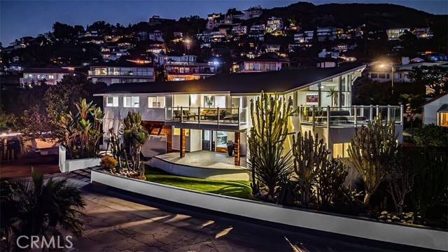 2 Camel Point DR, Laguna Beach, CA 92651