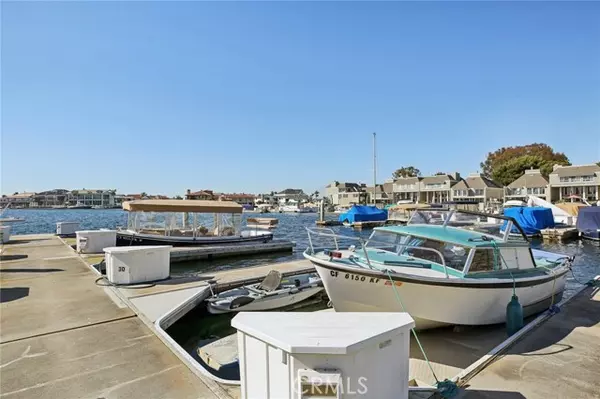 Huntington Beach, CA 92649,16552 Harbour LN 14