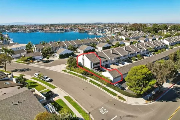 Huntington Beach, CA 92649,16552 Harbour LN 14