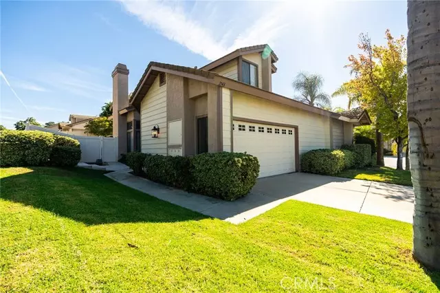 Corona, CA 92882,3543 Grey Bull LN