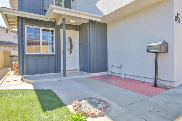 Carson, CA 90746,854 E Meadbrook ST