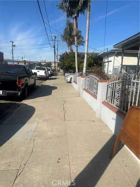 San Pedro, CA 90731,670 W 15th ST