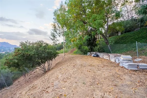 Studio City, CA 90068,3544 Multiview DR