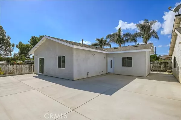 10498 Mull AVE, Riverside, CA 92505