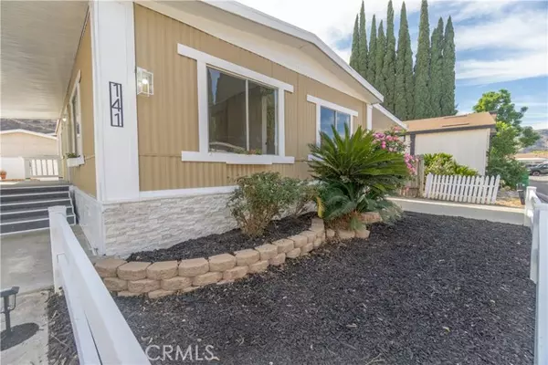 Corona, CA 92880,4901 Green River 141