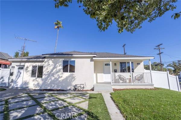 8002 & 8004 Hazeltine Ave, Panorama City, CA 91402