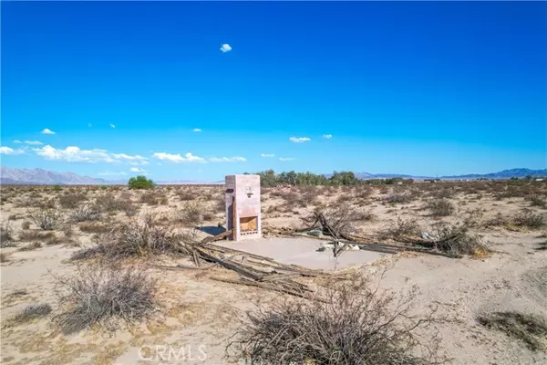 6 Pole Line RD, Twentynine Palms, CA 92277