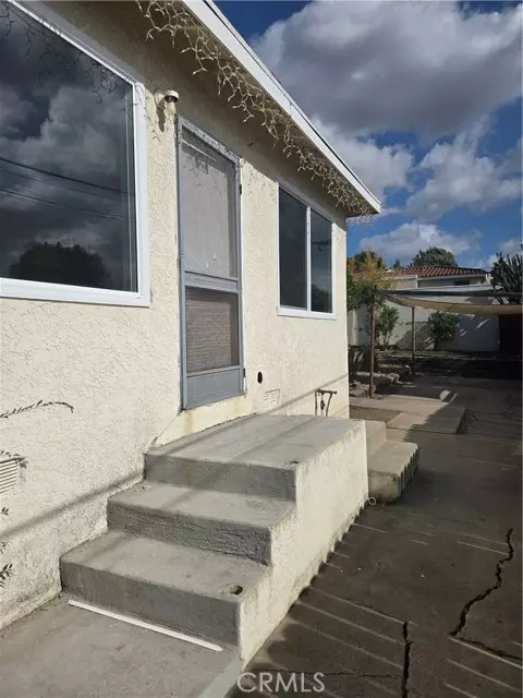 Orange, CA 92865,8594 Orange AVE