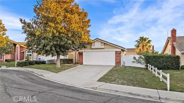 Fontana, CA 92336,15085 Primrose CT