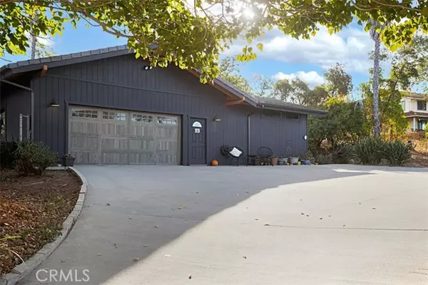 Fallbrook, CA 92028,579 Pheasant Valley CT