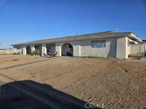 1932 Erin DR 4, Needles, CA 92363