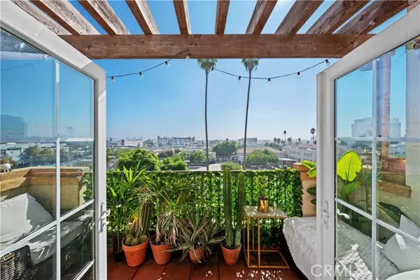 5633 Carlton WAY 501, Los Angeles, CA 90028