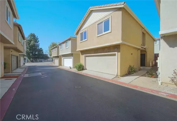 13467 Sunny Palms LN, Sylmar, CA 91342