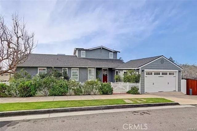 955 8th PL, Hermosa Beach, CA 90254