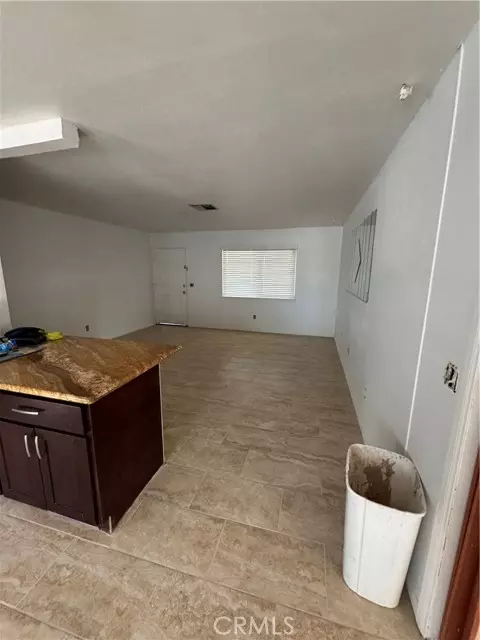 Hesperia, CA 92345,10784 Redwood AVE