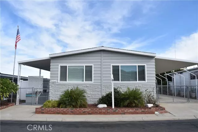 1405 Glengrove SQ, Corona, CA 92882