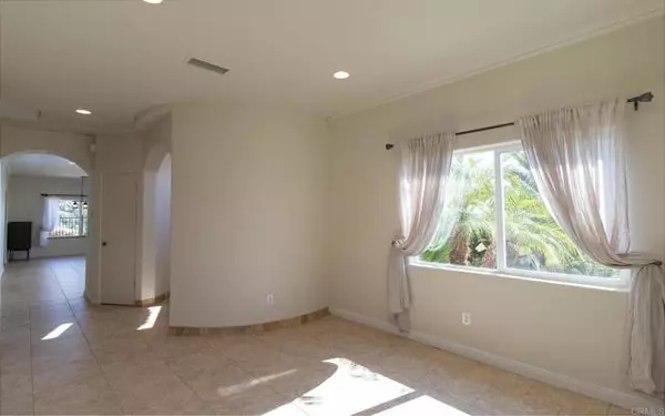 Vista, CA 92084,2342 Carioca PL