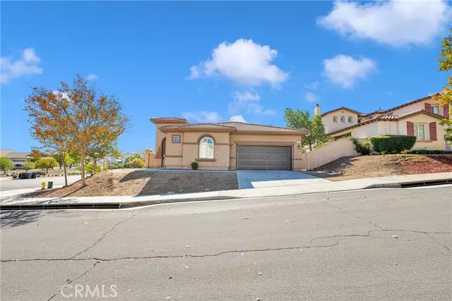 2 Plaza Valenza, Lake Elsinore, CA 92532