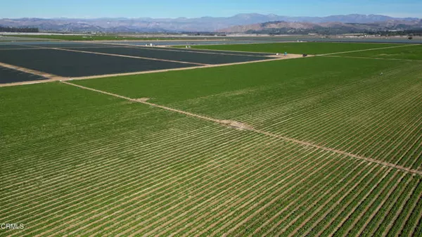 Oxnard, CA 93036,323 + Acs Santa Clara & Central Avenues