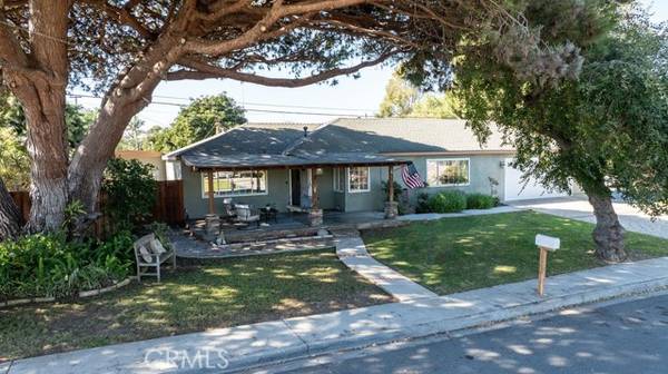 1953 Monrovia AVE, Costa Mesa, CA 92627